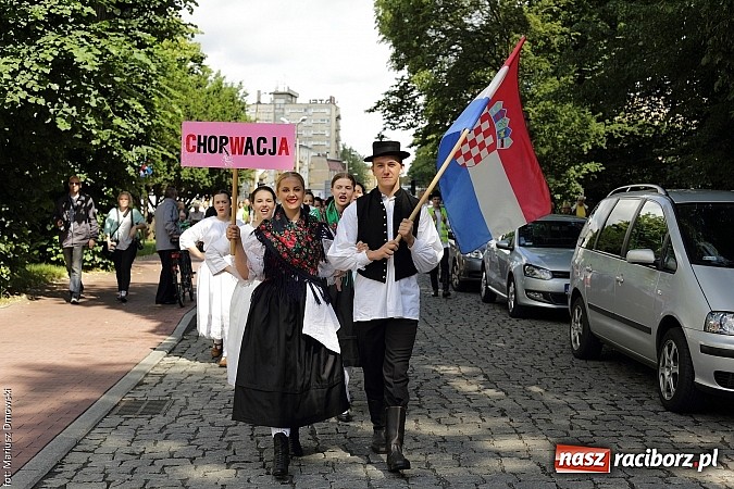 Zdjęcie w galerii na portalu naszraciborz.pl: Śląsk Kraina Wielu Kultur - przemarsz barwnego korowodu wiadomości z regionu