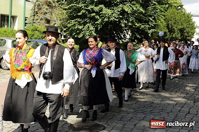 Zdjęcie w galerii na portalu naszraciborz.pl: Śląsk Kraina Wielu Kultur - przemarsz barwnego korowodu wiadomości z regionu