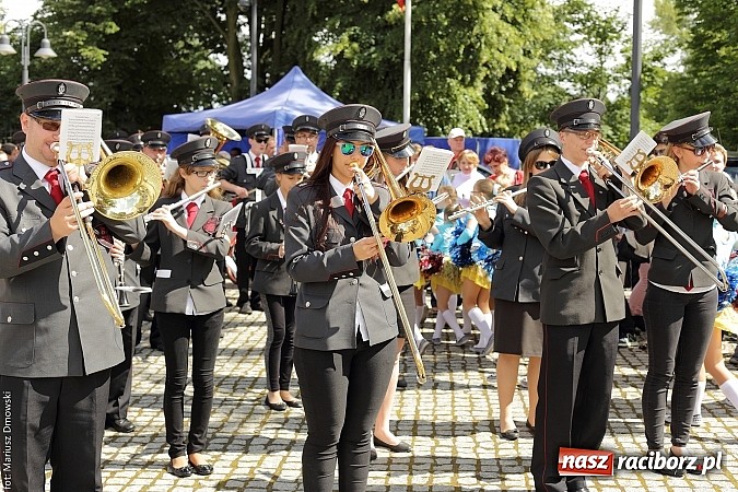 Zdjęcie w galerii na portalu naszraciborz.pl: Śląsk Kraina Wielu Kultur - przemarsz barwnego korowodu wiadomości z regionu