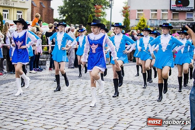 Zdjęcie w galerii na portalu naszraciborz.pl: Śląsk Kraina Wielu Kultur - przemarsz barwnego korowodu wiadomości z regionu