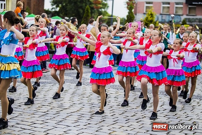 Zdjęcie w galerii na portalu naszraciborz.pl: Śląsk Kraina Wielu Kultur - przemarsz barwnego korowodu wiadomości z regionu