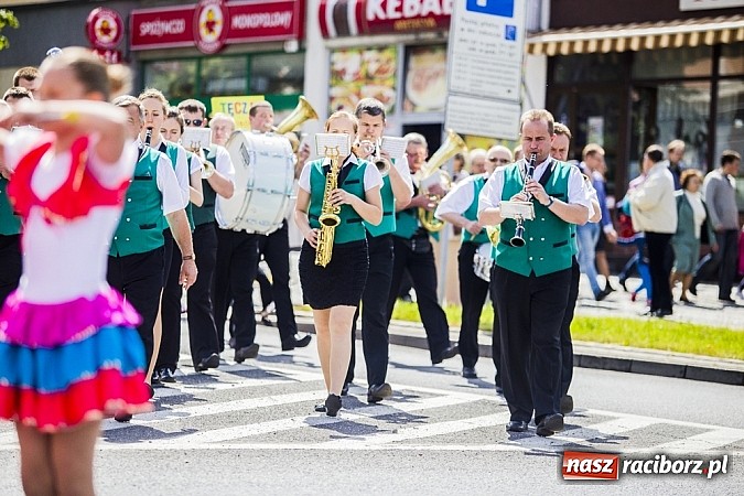 Zdjęcie w galerii na portalu naszraciborz.pl: Śląsk Kraina Wielu Kultur - przemarsz barwnego korowodu wiadomości z regionu