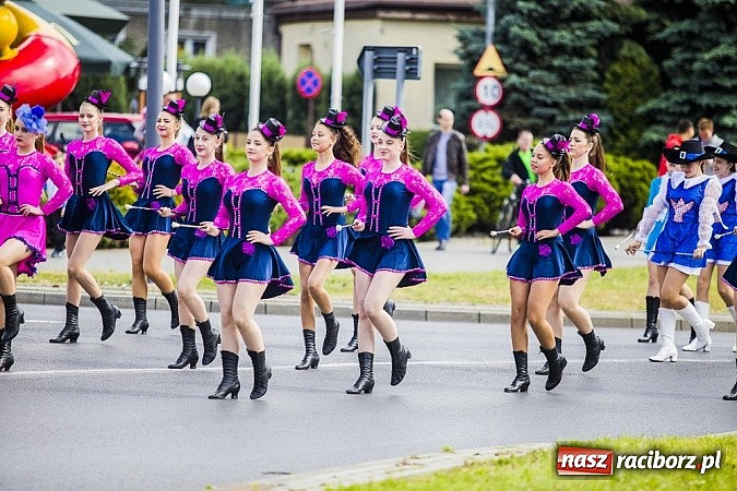 Zdjęcie w galerii na portalu naszraciborz.pl: Śląsk Kraina Wielu Kultur - przemarsz barwnego korowodu wiadomości z regionu