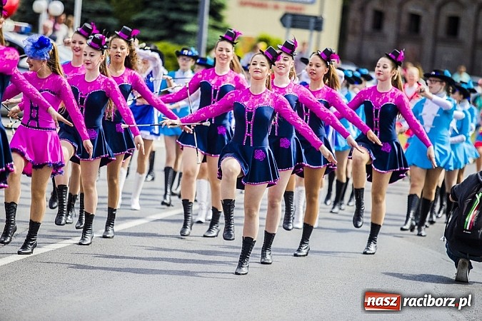 Zdjęcie w galerii na portalu naszraciborz.pl: Śląsk Kraina Wielu Kultur - przemarsz barwnego korowodu wiadomości z regionu