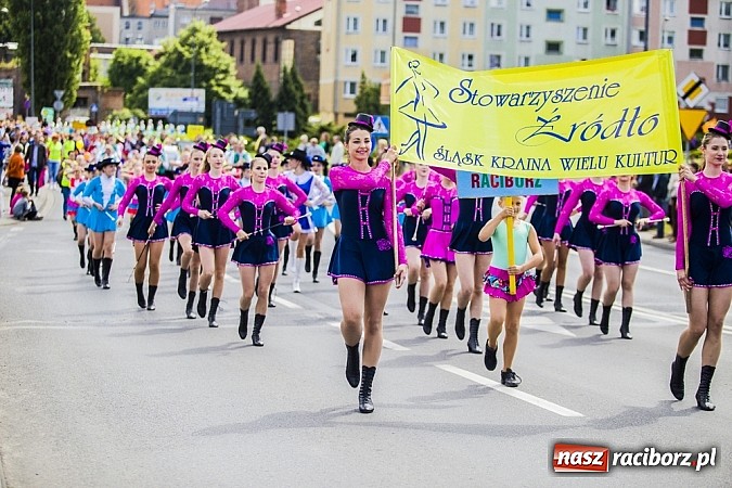Zdjęcie w galerii na portalu naszraciborz.pl: Śląsk Kraina Wielu Kultur - przemarsz barwnego korowodu wiadomości z regionu