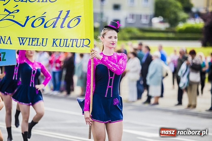 Zdjęcie w galerii na portalu naszraciborz.pl: Śląsk Kraina Wielu Kultur - przemarsz barwnego korowodu wiadomości z regionu