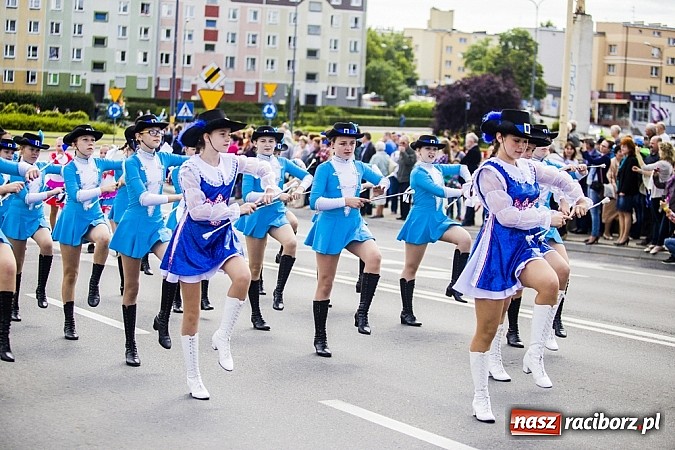 Zdjęcie w galerii na portalu naszraciborz.pl: Śląsk Kraina Wielu Kultur - przemarsz barwnego korowodu wiadomości z regionu