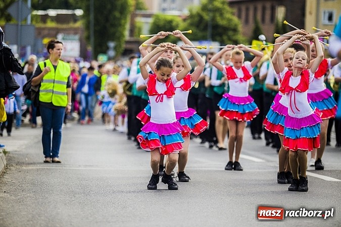 Zdjęcie w galerii na portalu naszraciborz.pl: Śląsk Kraina Wielu Kultur - przemarsz barwnego korowodu wiadomości z regionu