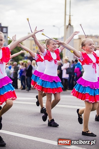 Zdjęcie w galerii na portalu naszraciborz.pl: Śląsk Kraina Wielu Kultur - przemarsz barwnego korowodu wiadomości z regionu