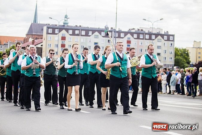 Zdjęcie w galerii na portalu naszraciborz.pl: Śląsk Kraina Wielu Kultur - przemarsz barwnego korowodu wiadomości z regionu