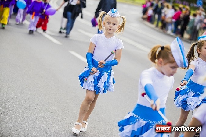 Zdjęcie w galerii na portalu naszraciborz.pl: Śląsk Kraina Wielu Kultur - przemarsz barwnego korowodu wiadomości z regionu