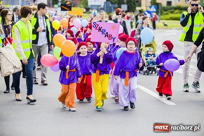 Zdjęcie w galerii na portalu naszraciborz.pl: Śląsk Kraina Wielu Kultur - przemarsz barwnego korowodu wiadomości z regionu