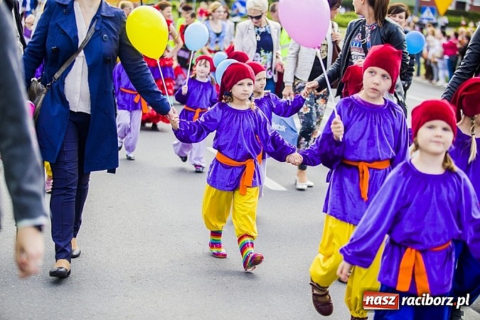 Zdjęcie w galerii na portalu naszraciborz.pl: Śląsk Kraina Wielu Kultur - przemarsz barwnego korowodu wiadomości z regionu
