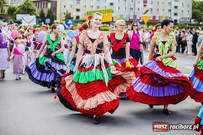 Zdjęcie w galerii na portalu naszraciborz.pl: Śląsk Kraina Wielu Kultur - przemarsz barwnego korowodu wiadomości z regionu