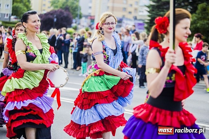 Zdjęcie w galerii na portalu naszraciborz.pl: Śląsk Kraina Wielu Kultur - przemarsz barwnego korowodu wiadomości z regionu