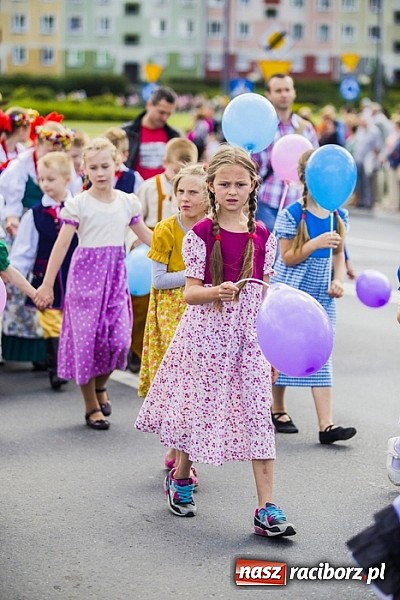Zdjęcie w galerii na portalu naszraciborz.pl: Śląsk Kraina Wielu Kultur - przemarsz barwnego korowodu wiadomości z regionu
