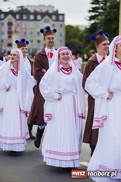 Zdjęcie w galerii na portalu naszraciborz.pl: Śląsk Kraina Wielu Kultur - przemarsz barwnego korowodu wiadomości z regionu