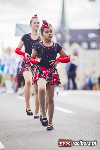 Zdjęcie w galerii na portalu naszraciborz.pl: Śląsk Kraina Wielu Kultur - przemarsz barwnego korowodu wiadomości z regionu