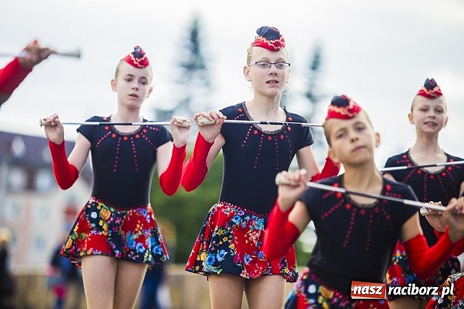 Zdjęcie w galerii na portalu naszraciborz.pl: Śląsk Kraina Wielu Kultur - przemarsz barwnego korowodu wiadomości z regionu