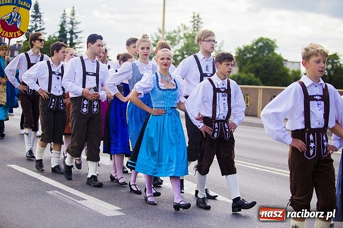 Zdjęcie w galerii na portalu naszraciborz.pl: Śląsk Kraina Wielu Kultur - przemarsz barwnego korowodu wiadomości z regionu