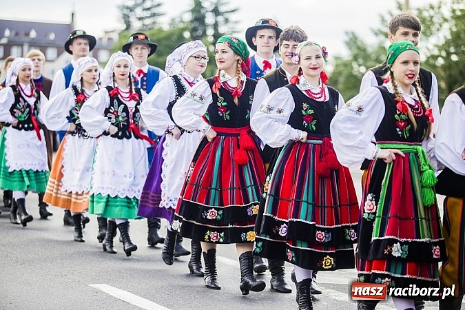 Zdjęcie w galerii na portalu naszraciborz.pl: Śląsk Kraina Wielu Kultur - przemarsz barwnego korowodu wiadomości z regionu