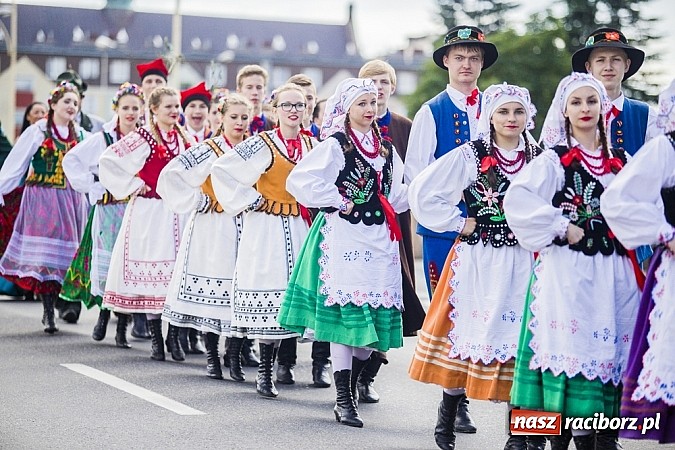 Zdjęcie w galerii na portalu naszraciborz.pl: Śląsk Kraina Wielu Kultur - przemarsz barwnego korowodu wiadomości z regionu