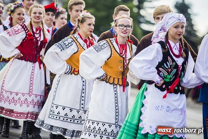 Zdjęcie w galerii na portalu naszraciborz.pl: Śląsk Kraina Wielu Kultur - przemarsz barwnego korowodu wiadomości z regionu