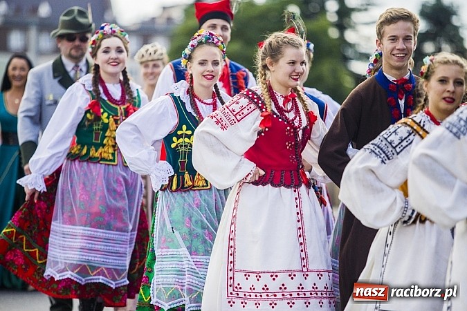 Zdjęcie w galerii na portalu naszraciborz.pl: Śląsk Kraina Wielu Kultur - przemarsz barwnego korowodu wiadomości z regionu
