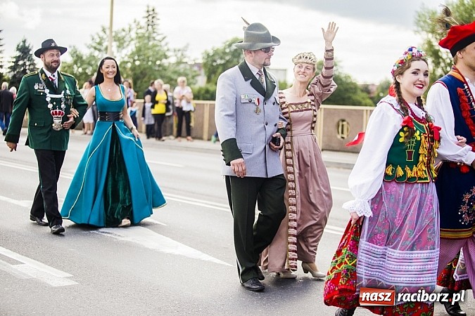Zdjęcie w galerii na portalu naszraciborz.pl: Śląsk Kraina Wielu Kultur - przemarsz barwnego korowodu wiadomości z regionu