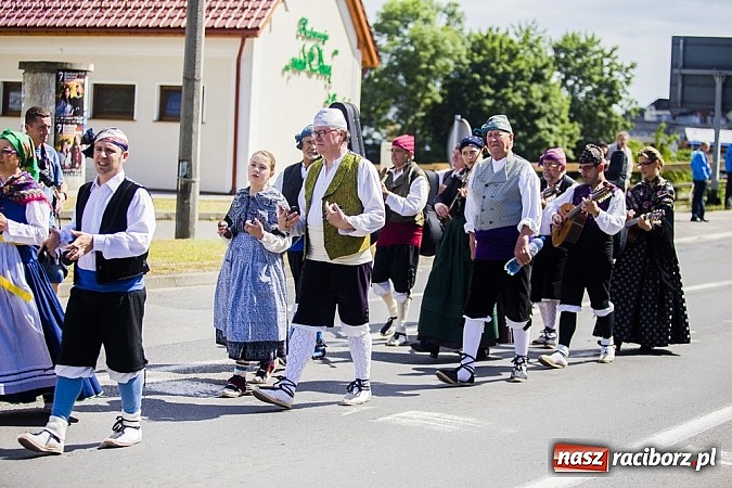 Zdjęcie w galerii na portalu naszraciborz.pl: Śląsk Kraina Wielu Kultur - przemarsz barwnego korowodu wiadomości z regionu