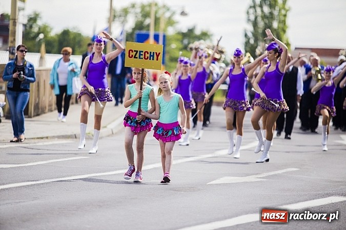 Zdjęcie w galerii na portalu naszraciborz.pl: Śląsk Kraina Wielu Kultur - przemarsz barwnego korowodu wiadomości z regionu