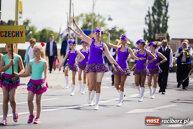 Zdjęcie w galerii na portalu naszraciborz.pl: Śląsk Kraina Wielu Kultur - przemarsz barwnego korowodu wiadomości z regionu