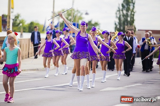 Zdjęcie w galerii na portalu naszraciborz.pl: Śląsk Kraina Wielu Kultur - przemarsz barwnego korowodu wiadomości z regionu