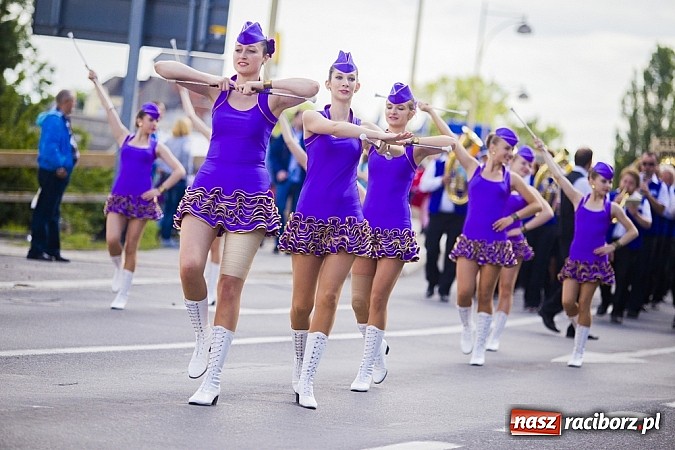 Zdjęcie w galerii na portalu naszraciborz.pl: Śląsk Kraina Wielu Kultur - przemarsz barwnego korowodu wiadomości z regionu