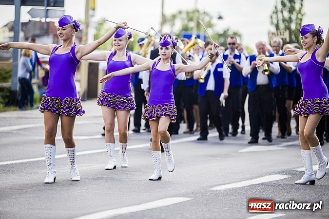 Zdjęcie w galerii na portalu naszraciborz.pl: Śląsk Kraina Wielu Kultur - przemarsz barwnego korowodu wiadomości z regionu