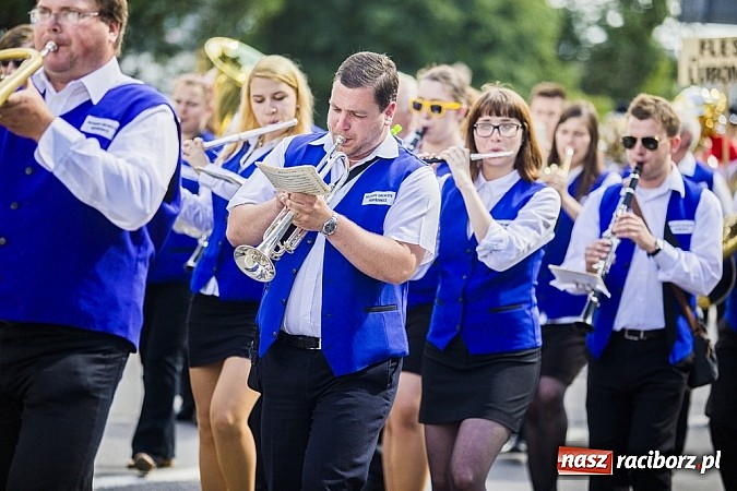 Zdjęcie w galerii na portalu naszraciborz.pl: Śląsk Kraina Wielu Kultur - przemarsz barwnego korowodu wiadomości z regionu