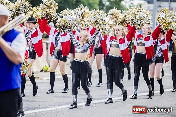 Zdjęcie w galerii na portalu naszraciborz.pl: Śląsk Kraina Wielu Kultur - przemarsz barwnego korowodu wiadomości z regionu