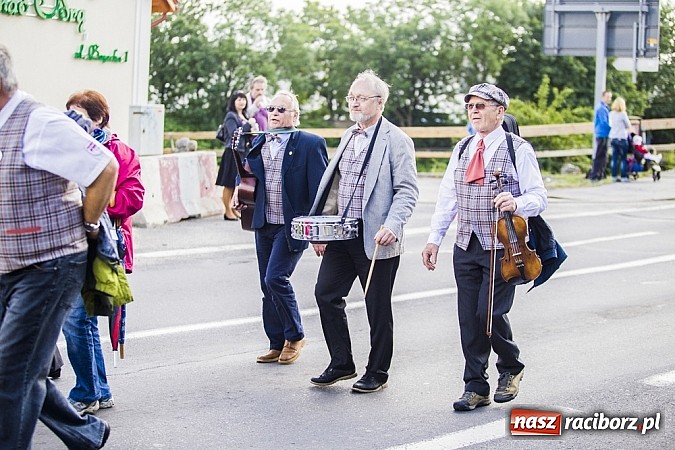 Zdjęcie w galerii na portalu naszraciborz.pl: Śląsk Kraina Wielu Kultur - przemarsz barwnego korowodu wiadomości z regionu