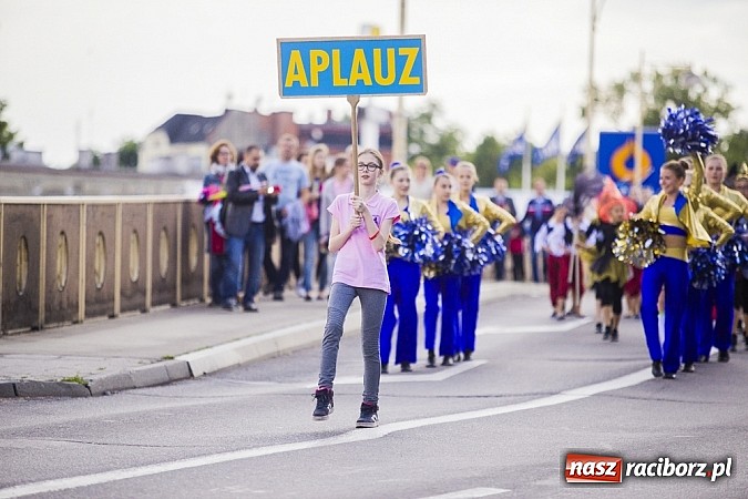 Zdjęcie w galerii na portalu naszraciborz.pl: Śląsk Kraina Wielu Kultur - przemarsz barwnego korowodu wiadomości z regionu