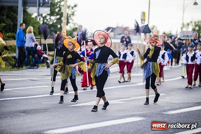 Zdjęcie w galerii na portalu naszraciborz.pl: Śląsk Kraina Wielu Kultur - przemarsz barwnego korowodu wiadomości z regionu