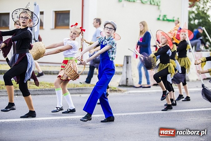 Zdjęcie w galerii na portalu naszraciborz.pl: Śląsk Kraina Wielu Kultur - przemarsz barwnego korowodu wiadomości z regionu