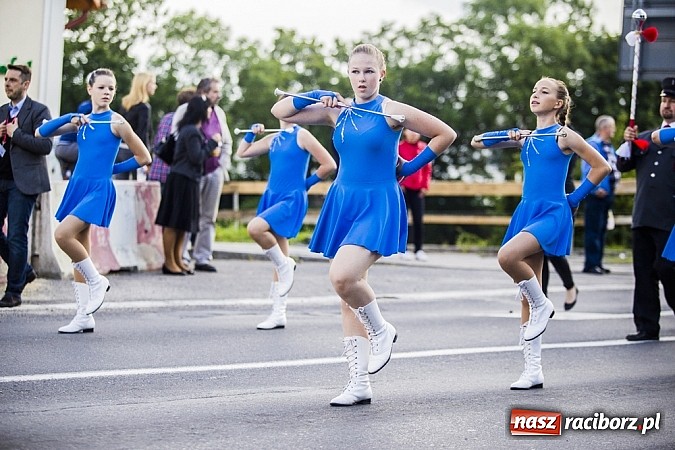 Zdjęcie w galerii na portalu naszraciborz.pl: Śląsk Kraina Wielu Kultur - przemarsz barwnego korowodu wiadomości z regionu