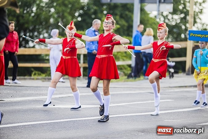 Zdjęcie w galerii na portalu naszraciborz.pl: Śląsk Kraina Wielu Kultur - przemarsz barwnego korowodu wiadomości z regionu