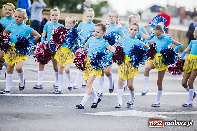 Zdjęcie w galerii na portalu naszraciborz.pl: Śląsk Kraina Wielu Kultur - przemarsz barwnego korowodu wiadomości z regionu