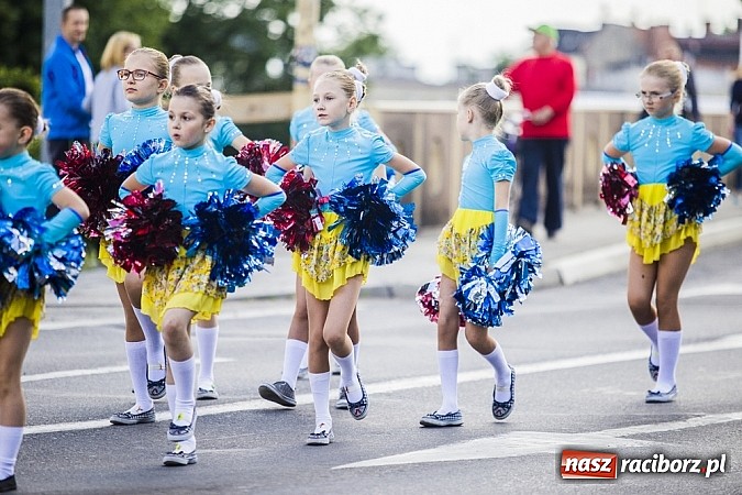 Zdjęcie w galerii na portalu naszraciborz.pl: Śląsk Kraina Wielu Kultur - przemarsz barwnego korowodu wiadomości z regionu