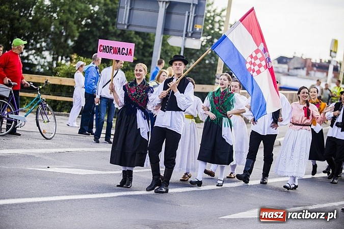 Zdjęcie w galerii na portalu naszraciborz.pl: Śląsk Kraina Wielu Kultur - przemarsz barwnego korowodu wiadomości z regionu
