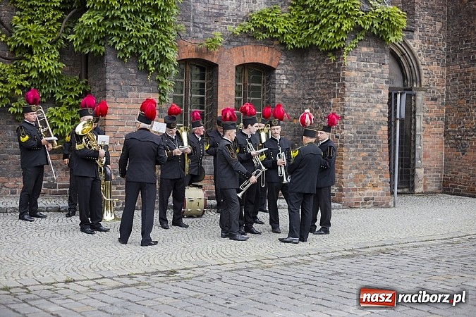 Zdjęcie w galerii na portalu naszraciborz.pl: Obchody X rocznicy wznowienia działalności Bractwa Kurkowego wiadomości z regionu