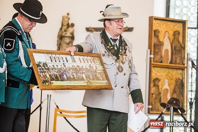 Zdjęcie w galerii na portalu naszraciborz.pl: Obchody X rocznicy wznowienia działalności Bractwa Kurkowego wiadomości z regionu