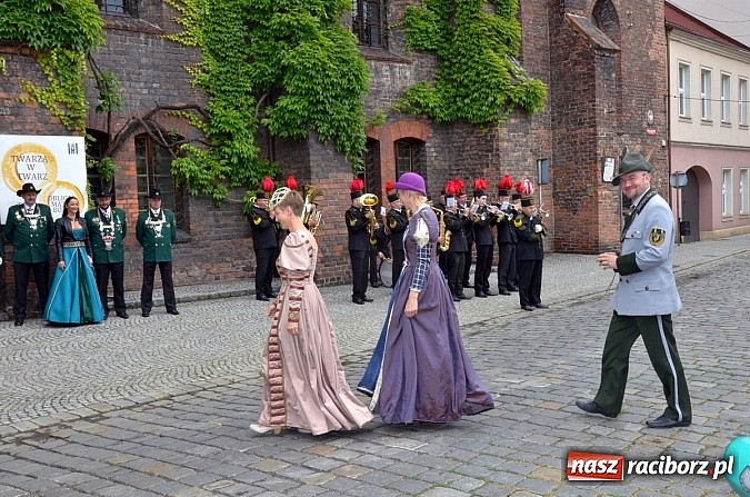 Zdjęcie w galerii na portalu naszraciborz.pl: Obchody X rocznicy wznowienia działalności Bractwa Kurkowego wiadomości z regionu