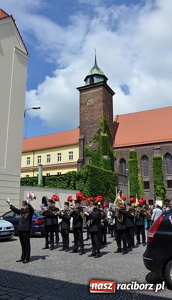 Zdjęcie w galerii na portalu naszraciborz.pl: Obchody X rocznicy wznowienia działalności Bractwa Kurkowego wiadomości z regionu